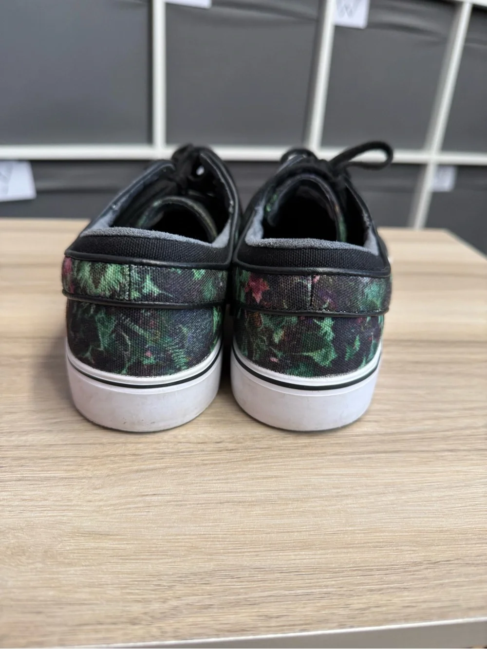 Nike SB Zoom Stefan Janoski Canvas Premium Low Top Sneakers